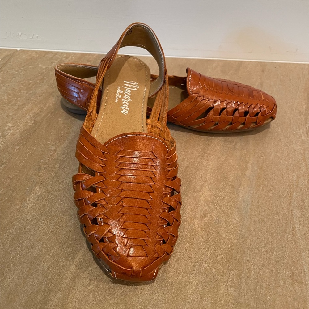 NEW Macarena leather flats